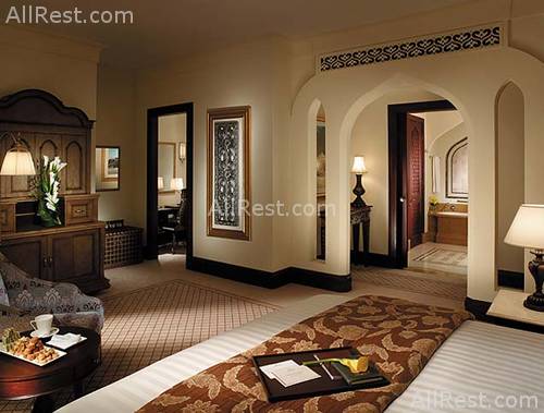 Shangri-La Hotel Qaryat Al Beri 7